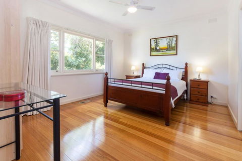 RENOVATED BEACH BEAUTY - ROSEBUD - Accommodation Brisbane 3