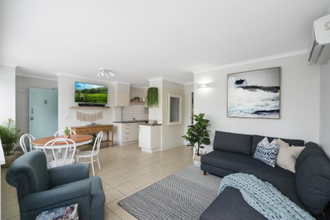 Renovated Moololaba Unit 100m To Beach - Accommodation Brisbane 0