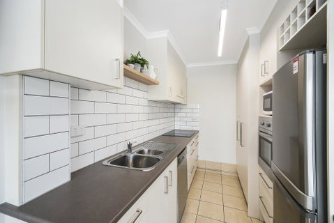 Renovated Moololaba Unit 100m To Beach - Accommodation Brisbane 2