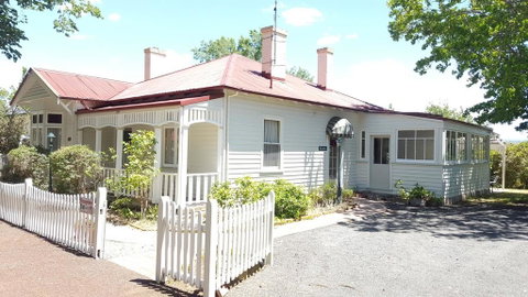 Ross B&B Accommodation - Accommodation Brisbane 0