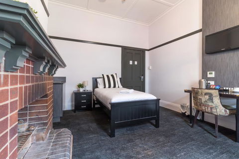 Royal Hotel Ryde - Accommodation Brisbane 1