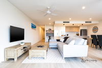 Saltwater Calm at The Cosmopolitan Cotton Tree