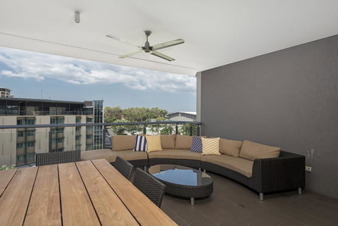 Saltwater Suites - 1,2 & 3 Bed Waterfront Apartments - Accommodation Brisbane 3