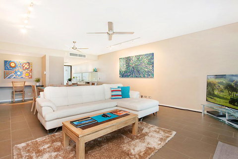 Saltwater Suites - 1,2 & 3 Bed Waterfront Apartments - Accommodation Brisbane 1