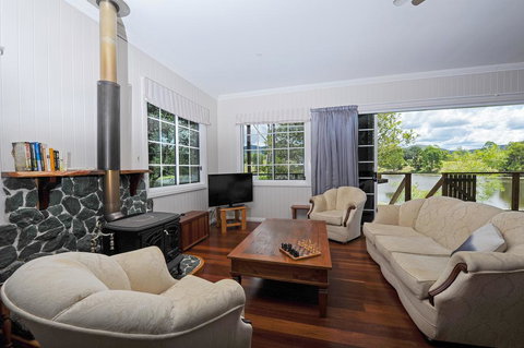 Samford Lakes - Accommodation Brisbane 0