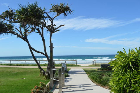 Sanctuary Beach Resort - Accommodation Brisbane 0