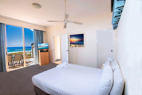 Sandcastles On Currumbin Beach - Accommodation Brisbane 2