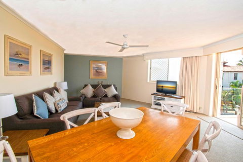 Sandcastles On Currumbin Beach - Accommodation Brisbane 3