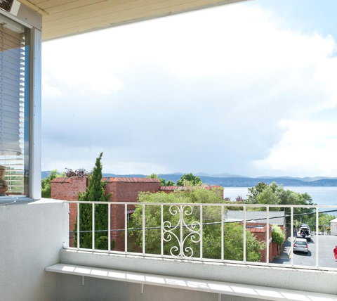 Scarlett's By Salamanca - Accommodation Brisbane 0