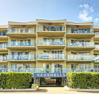 Sea Breeze Luxury Holiday Apartment - Accommodation Brisbane