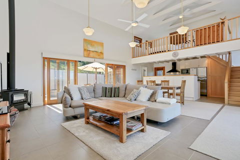 Seascape Retreat - Accommodation Brisbane 0