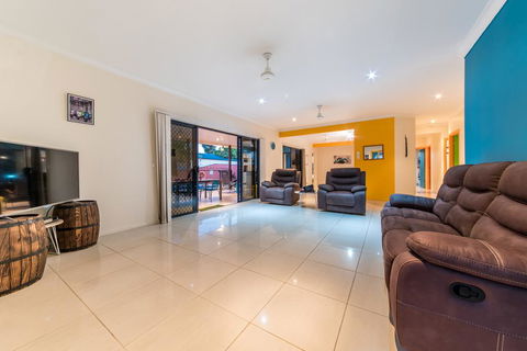 Seaside Hideaway- Hideaway Bay - Accommodation Brisbane 3