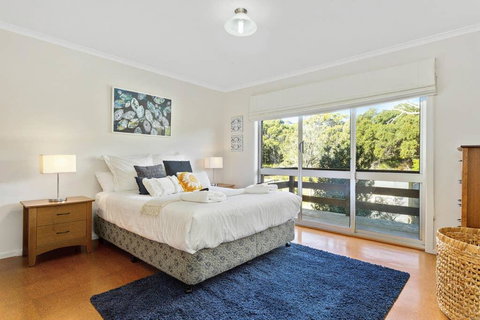 SEASIDE SERENITY 1 - Accommodation Brisbane 3