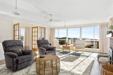 SEASIDE SERENITY 1 - Accommodation Brisbane 0