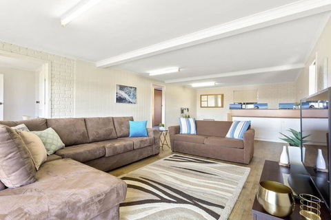 SEASIDE SERENITY 2 - L'Abode Accommodation - Accommodation Brisbane 0
