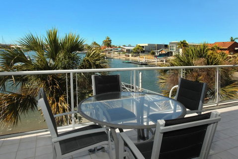Serenity Waters 6 - Pristine 2 BDRM Apt With Water Views - Accommodation Brisbane 1