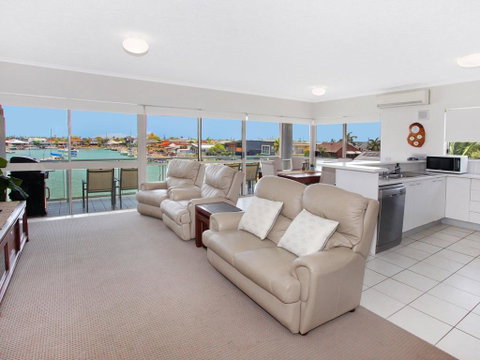 Serenity Waters 9 - Accommodation Brisbane 3