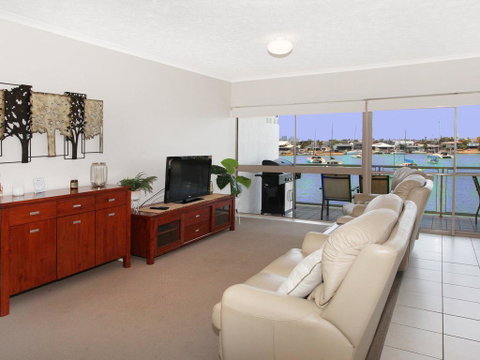 Serenity Waters 9 - Accommodation Brisbane 2