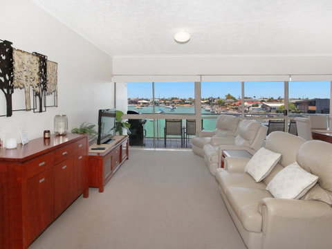 Serenity Waters 9 - Accommodation Brisbane 1