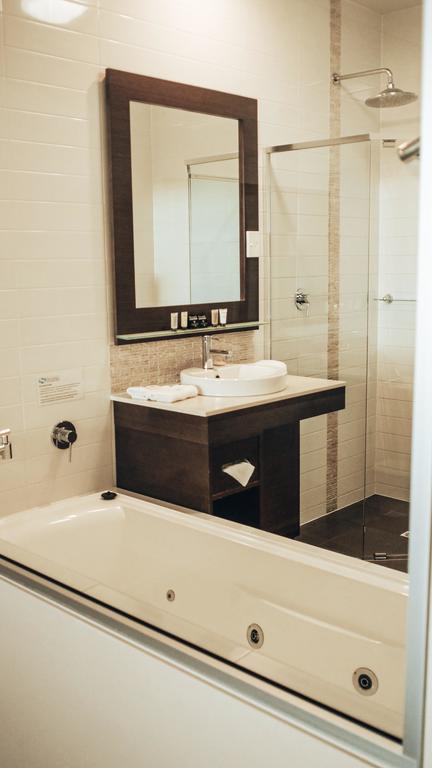 Sfera's Park Suites & Convention Centre - Accommodation Brisbane 3