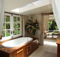 Shakespeare's Wilderness Chalet - Accommodation Brisbane