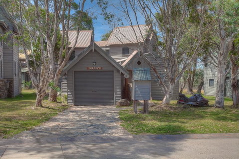 Sharpys Chalet - Accommodation Brisbane 3