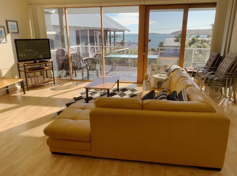 Sheoak Holiday Home - Accommodation Brisbane 0
