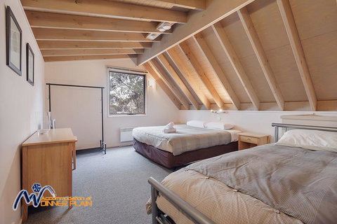 Shiraz - Accommodation Brisbane 2