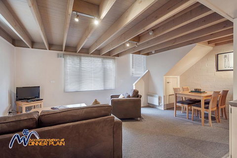Shiraz - Accommodation Brisbane 0