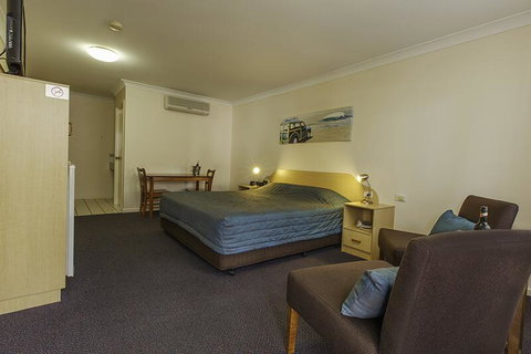 Silo Motor Inn - Accommodation Brisbane 2