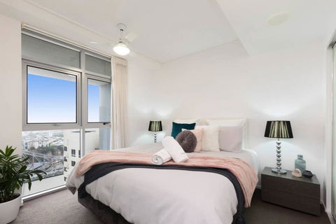 SK1 - Spotless 2BR SkyHome Long Stays Welcome - Accommodation Brisbane 2