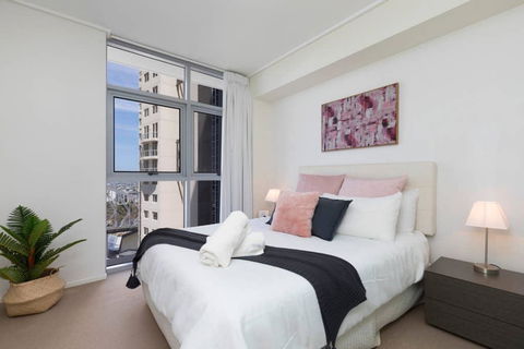 SK2 - 3BR With Pool Gym Steam Room In Story Bridge - Accommodation Brisbane 0