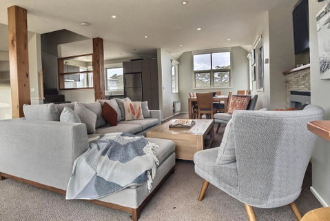 Ski Bird - Accommodation Brisbane 3