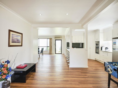 Skymirror Villa - Accommodation Brisbane 0