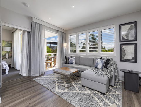 Sleek, Modern And Comfortable On Hastings Street - Accommodation Brisbane 0