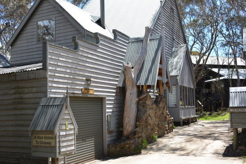 Snowdrop Lodge - Accommodation Brisbane 0