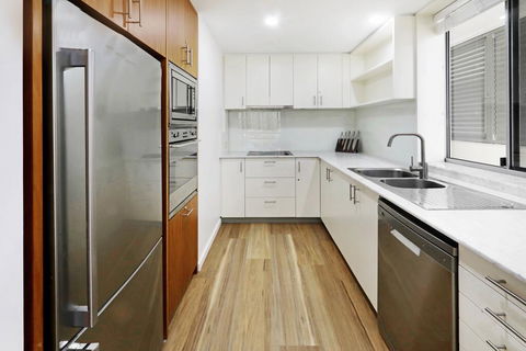 Space Holiday Apartments - Accommodation Brisbane 3