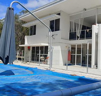 Spacious 2 bedroom unit private bath kitchen RV parking on 5 acres 10 min to Fraser Island barge - Accommodation Brisbane