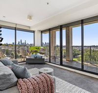 Spacious and Sunny Modern Apartment with City View - Accommodation Brisbane