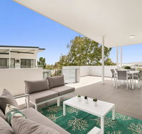Spacious apartment with generous entertaining - Accommodation Brisbane