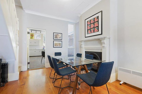 Spacious Victorian With Harbour View Terrace - Accommodation Brisbane 2