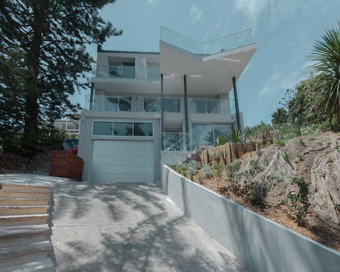 Spectacular Bilgola Beachhouse - Accommodation Brisbane 2