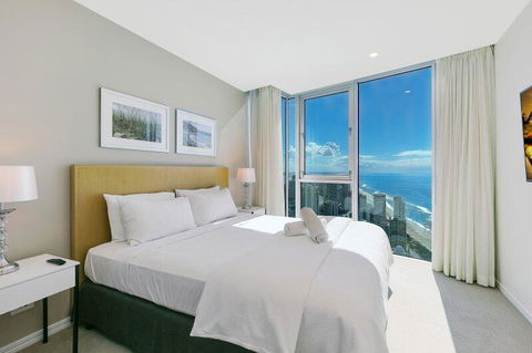 Spectacular Five Star Panoramic Oceanview Sub-Penthouse - Accommodation Brisbane 2
