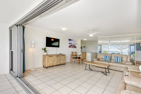 SPIN13- ESCAPE TO MOOLOOLABA - Accommodation Brisbane 1