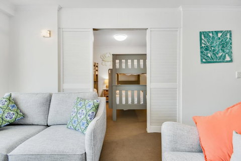 Spinnaker Apartments - Accommodation Brisbane 2