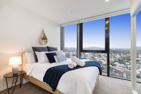 SPIRE - Fast Internet Monthly Stays W Carpark - Accommodation Brisbane 1