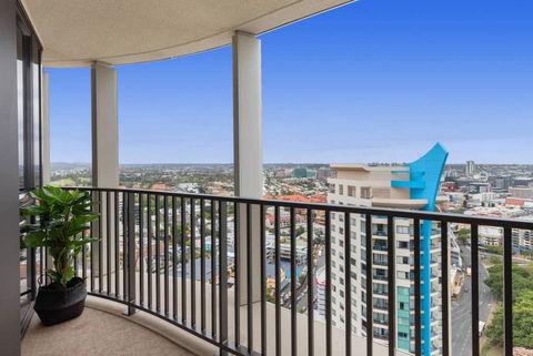SPIRE - Fast Internet Monthly Stays W Carpark - Accommodation Brisbane 3