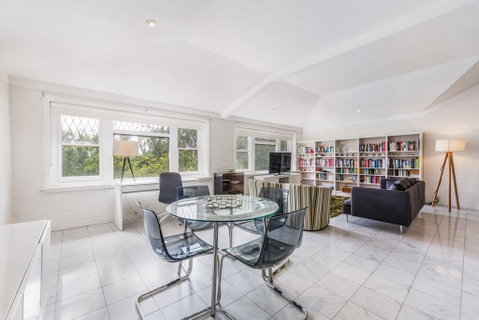 Spoilt For Choice 2-bed/2-bath + Free Parking - Accommodation Brisbane 3