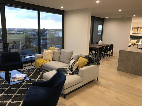 StayCentral Essendon Escape Sub-penthouse - Accommodation Brisbane 3