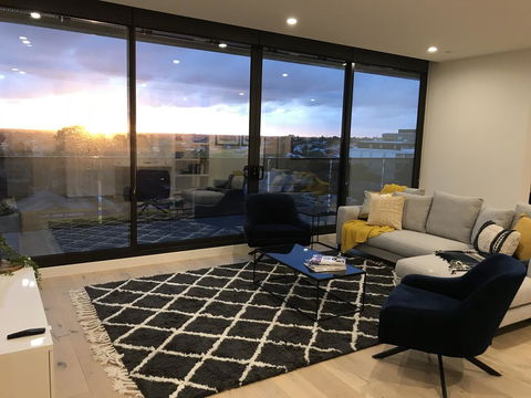 StayCentral Essendon Escape Sub-penthouse - Accommodation Brisbane 2